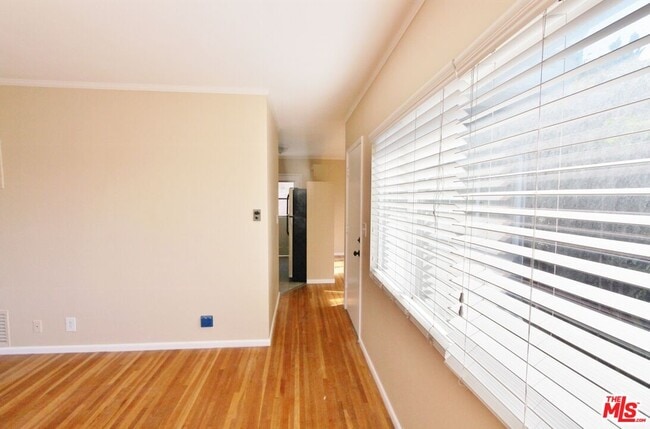 Building Photo - 380 Pershing Dr