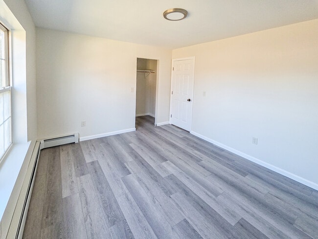 Building Photo - 7 Dally Farm Rd