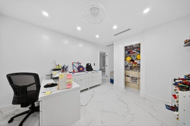 Building Photo - 849 Camellia Dr