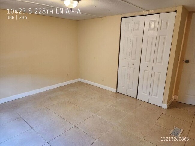 Building Photo - 10423 S 228th Ln