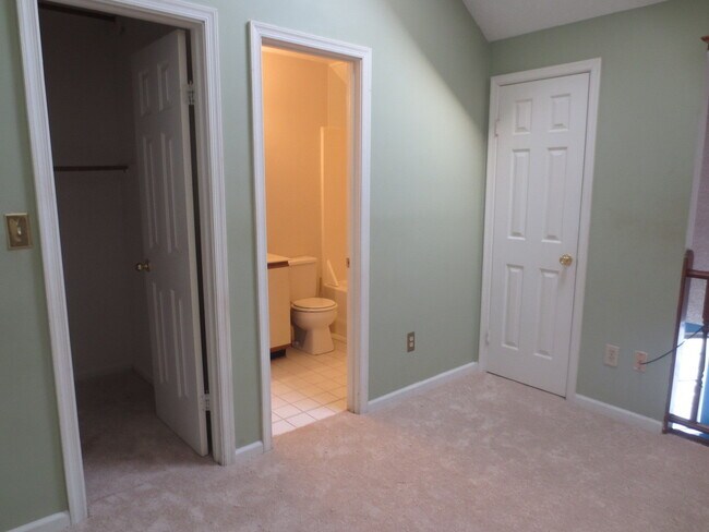 Building Photo - Cute n cozy Condo near Princess Anne & Salem Rd Va Beach