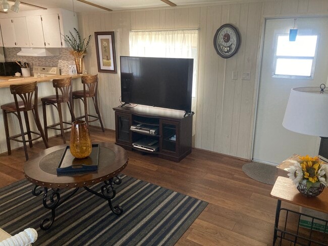 Building Photo - 1420 Whisper Cir