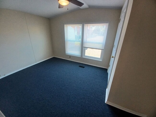 Building Photo - 1 James St