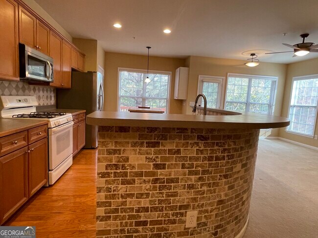 Building Photo - 1773 Highlands View Dr