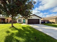 Building Photo - Charming 3 Bed/2 Bath Home in McFarland w/...