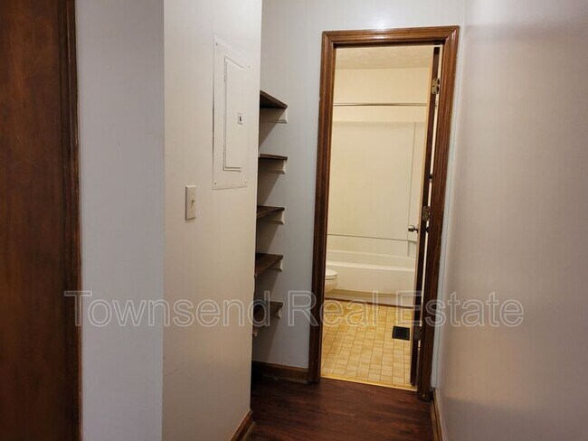 Building Photo - 1405 Briarcliff Dr