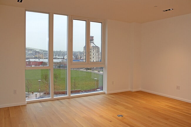Building Photo - Unrivaled Cosmopolitan Condo w/Breathtaking City & River Views