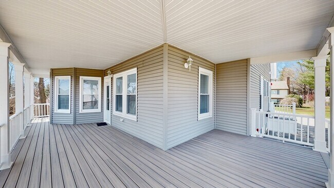Building Photo - 659 South St