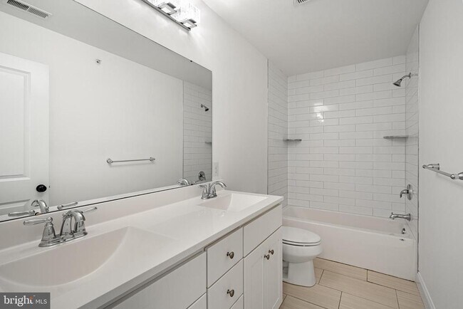 Building Photo - 117 Colwell Ln