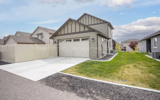 Building Photo - 4646 Corvina St