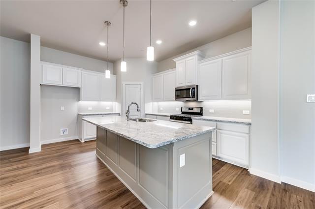 Building Photo - 1653 Dewberry Ln