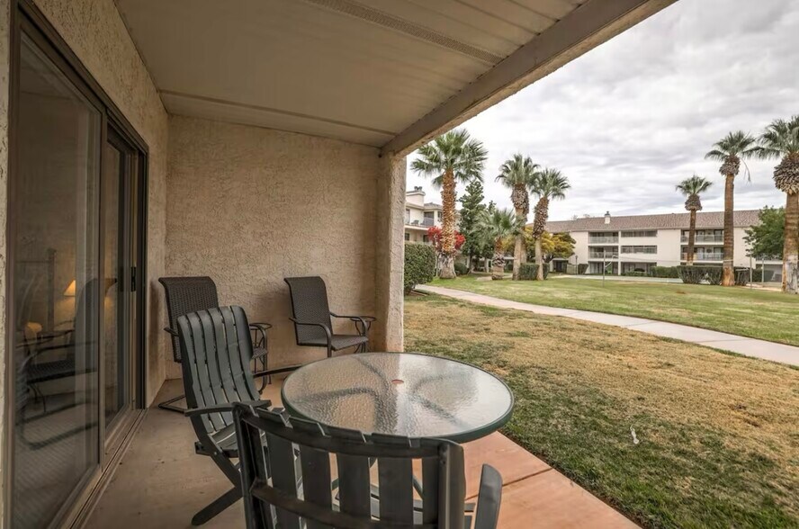 Building Photo - 1845 W Canyon View Dr