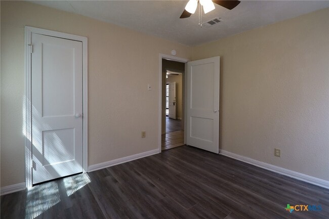 Building Photo - 1512 White Ave