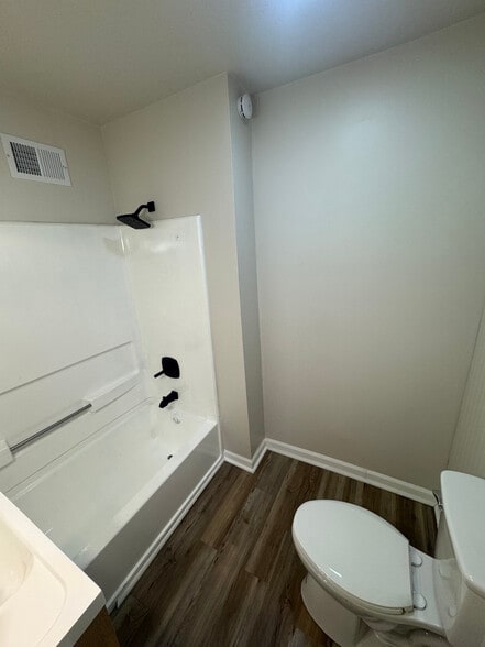 Building Photo - 3514 Monterey St