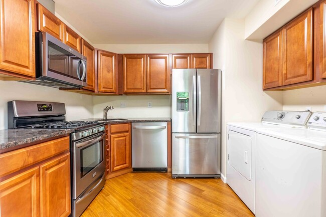 Building Photo - Spacious 3 Bedroom, 2 Bath Condo in Unionv...