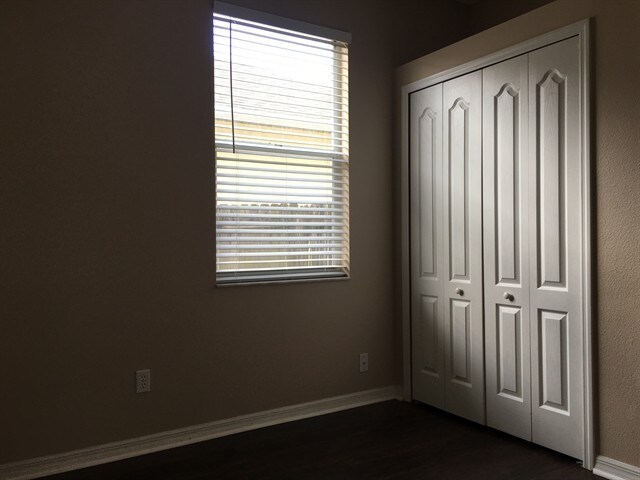 Building Photo - 443 Sand Ridge Dr