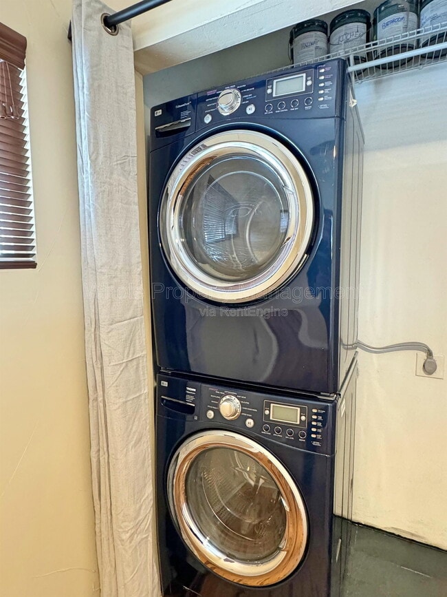 Building Photo - 5680 W 9th Ave