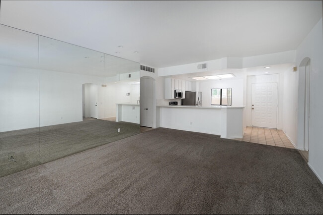 Building Photo - 67564 Lagos Way