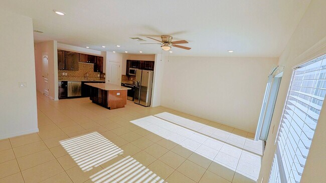 Building Photo - BEAUTIFUL 3-BEDROOM, 3-BATHROOM LUXURY TOW...