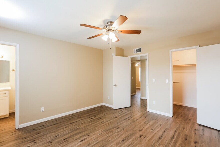 Building Photo - 9365 E Adobe Rd