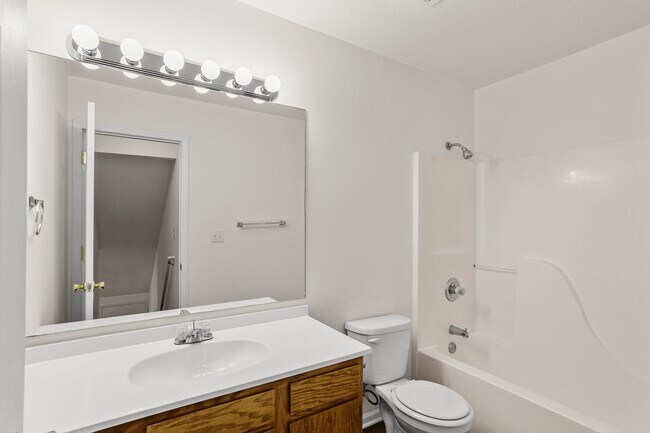 Building Photo - 2612-2614 Northampton Dr.