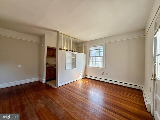 Building Photo - 1503 N Broom St