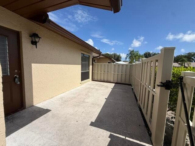 Building Photo - 1028 Green Pine Blvd