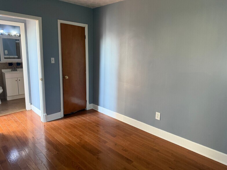 Building Photo - 101 Galveston Pl SW