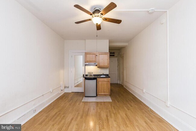 Building Photo - 1324 Locust St