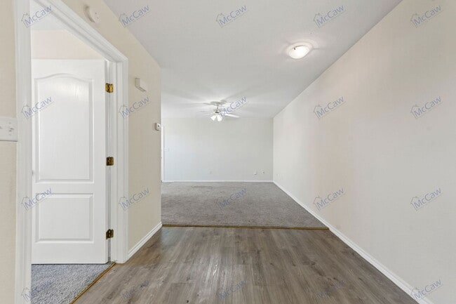 Building Photo - 10275 Aurora Dr