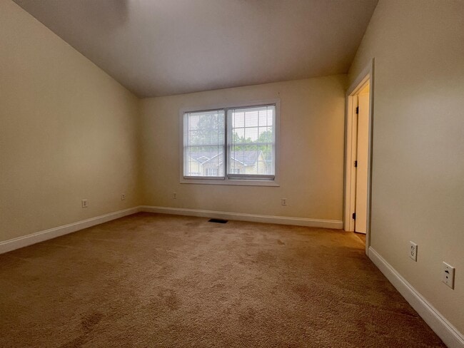 Building Photo - 304 Villa View Dr