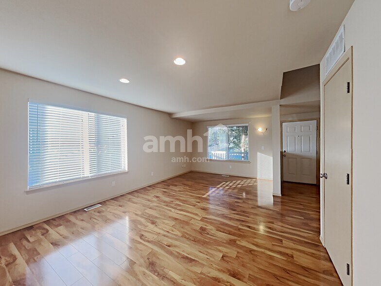 Building Photo - 9609 200th St E