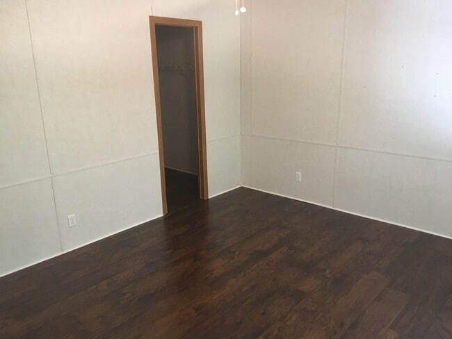 Building Photo - For Rent