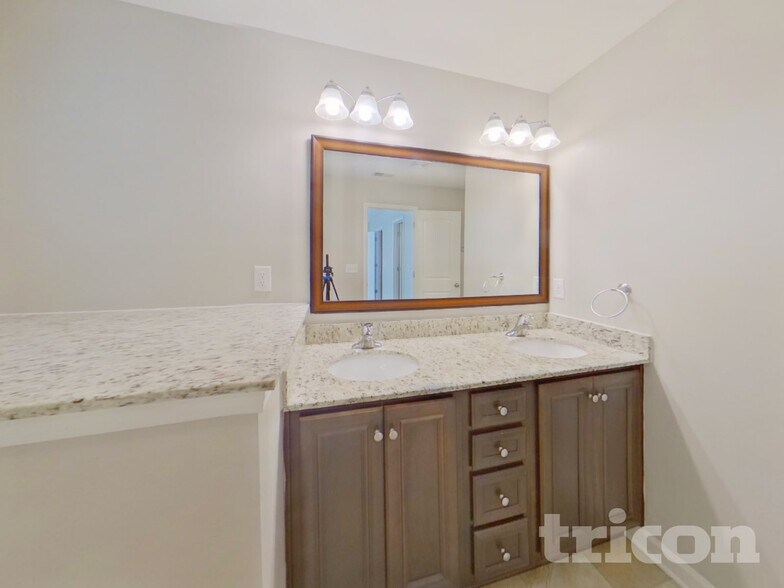 Building Photo - 108 Dalston Rd