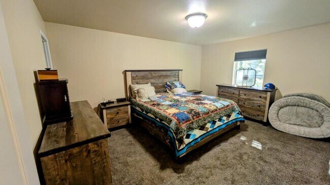 Building Photo - 4866 S Danielle St