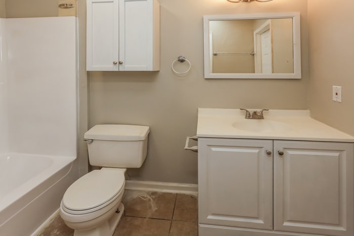 Building Photo - 2038 Red Oak Dr