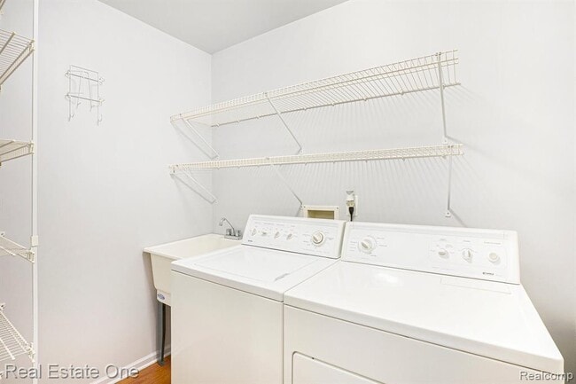 Building Photo - 44882 Marigold Dr