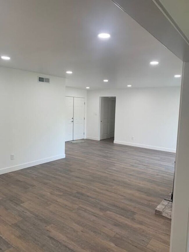 Building Photo - 9105 Feather River Way