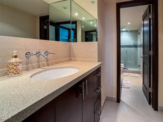 Building Photo - 8877 Collins Ave