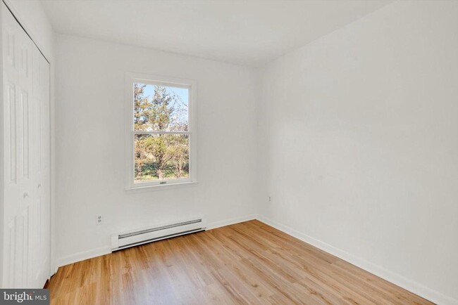 Building Photo - 5400 Curly Hill Rd