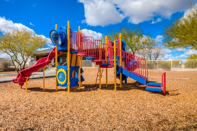Building Photo - 6028 S Meadow Breeze Dr