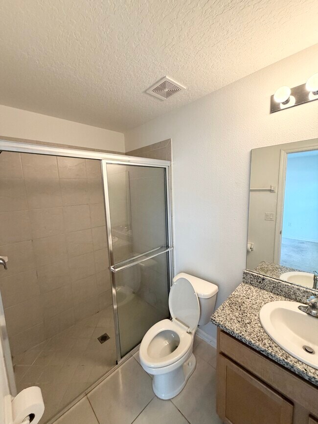 Building Photo - 10 Rainstone Ln