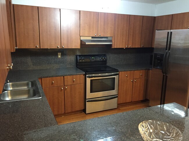 Huge Kitchen - 3182 Day Ave