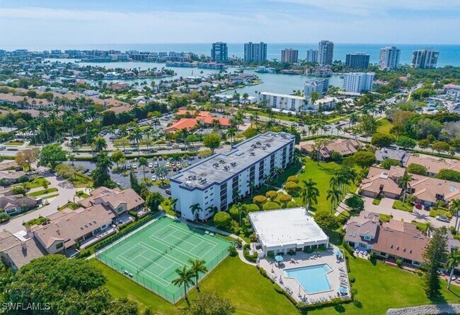 Building Photo - 555 Park Shore Dr