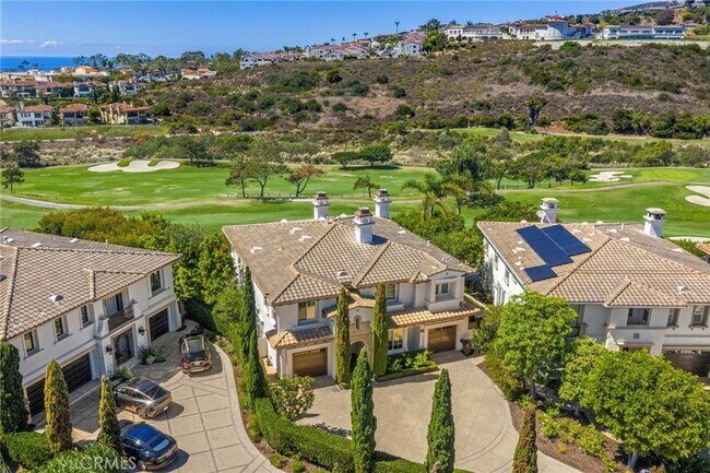 Building Photo - 15 Vista Cielo