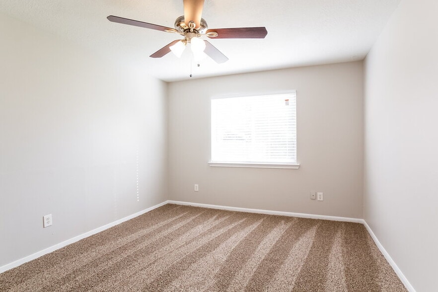 Building Photo - 23715 Prairie Bird Dr