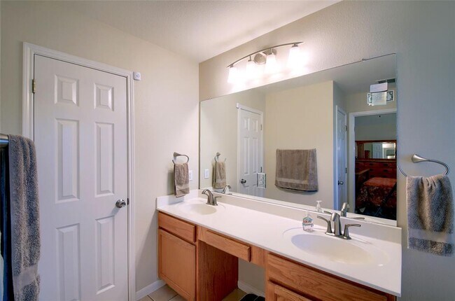 Building Photo - 1519 Hawk Dr