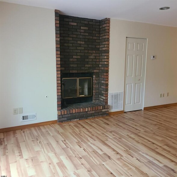 Building Photo - 78 Cheshire Dr