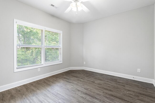 Building Photo - 215 Notgrass Rd