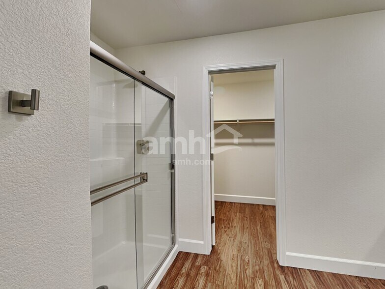 Building Photo - 1713 Viaggio Ave